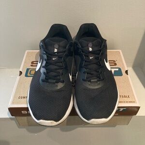 Nike Men’s Revolution 6 Black/White Sneakers Size 13 Wide